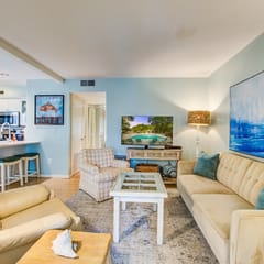 Cozy Island Home with Balcony and W/D