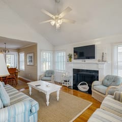 Beautifully decorated cottage steps from the beach with pool & open layout