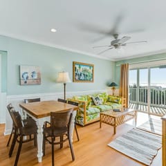 Oceanfront, event-friendly home with multiple decks & WiFi - 2 dogs ok