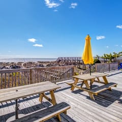 Spacious oceanfront home w/ free WiFi and large deck overlooking the beach