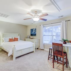 Charming studio with 3 pools, kitchenette & AC