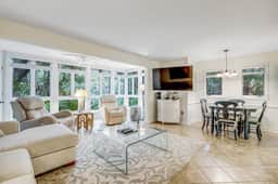 Charming condo with private beach access, on-site golf, high-speed WiFi & AC