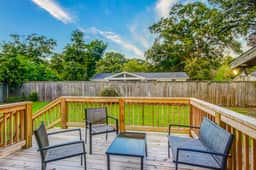 Charming dog-friendly home with enclosed yard, fast WiFi, & washer/dryer