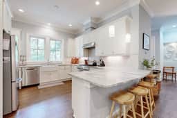Coastal house with a central location to all island amenities