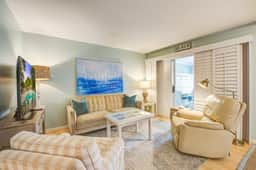 Cozy Island Home with Balcony and W/D