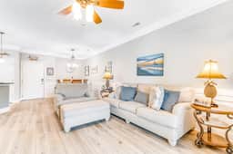 Dog-friendly monthly rental with pool, AC, ideal for remote work & travel nurse