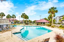 First-floor villa w/ magnificent river view & community pool/dock/tennis courts
