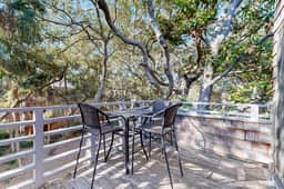 Gorgeous condo w/ shared tennis court & nearby playground