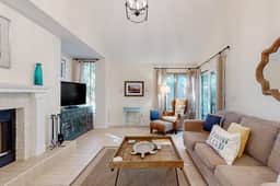 Gorgeous condo w/ shared tennis court & nearby playground