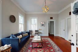 Historic downstairs home in downtown Charleston w/free WiFi - perfect for groups