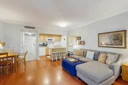 Lovely condo with free WiFi & shared tennis courts - close to golf & beaches