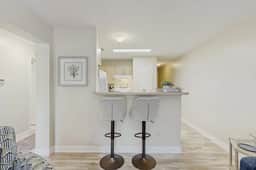 Lovely condo with marsh view, shaded balcony, central AC - 1 mile to Folly Beach