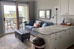 Ocean front condo villa near restaurants & state park with beach access, pool & pier