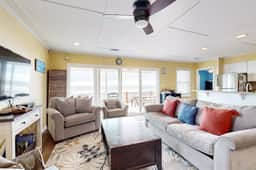Oceanfront Property 'Folly Drifter' w/ Beach Access & Private Deck