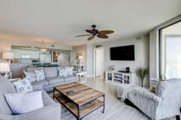 Oceanfront villa with incredible views, balcony & 2 community pools