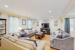 Old Village hideaway with covered porches, grill, alfresco dining & fenced yard