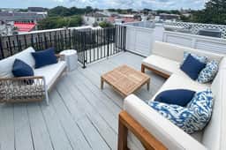 Rainbow Row Pied-À-Terre Condo in Charleston