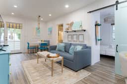 Recently updated bungalow w/pool & spa - dog friendly, short walk to beach