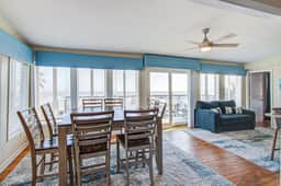 Recently updatedDog-friendly oceanfront home, lots of deck space & game room
