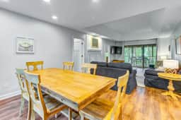 Scenic view cottage w/ Free Wifi - just a short walk to the beach & park