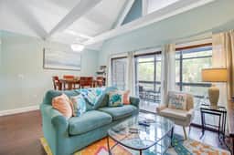 Second-floor villa with great lagoon views - steps from the beach