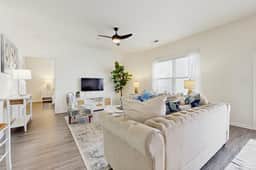 Sunny 2BR Pool View in Pet Friendly Resort w/ Pool Access