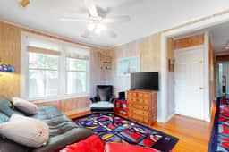 Two-minute walk to the beach - home with screened porch, sundeck, WiFi & W/D