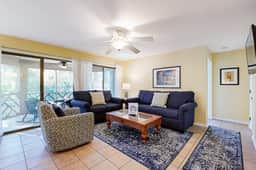 Waterfront Family Retreat with Pond Views - Close to Tennis and Golf - Dogs Welcome