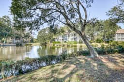 Waterfront Family Retreat with Pond Views - Close to Tennis and Golf - Dogs Welcome