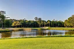 Waterfront Family Retreat with Pond Views - Close to Tennis and Golf - Dogs Welcome