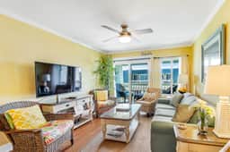 Well-appointed villa w/ community pool, ocean view, free WiFi