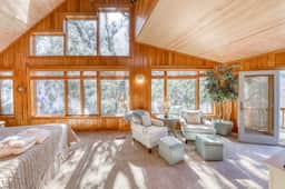 West Beach home with Plenty of Space - Moments Away from the Beach