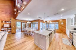 West Beach home with Plenty of Space - Moments Away from the Beach