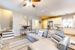 Modern cottage with all-new interior, patio, AC, & W/D - near beaches & golf - Image 2