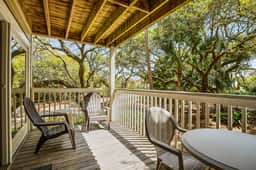 Beautiful villa surrounded by lush landscaping - walk to beach, golf & pool - Image 4