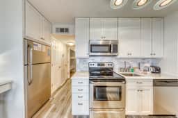 Oceanfront corner condo w/ spectacular view & shared pool/fishing pier - Image 4