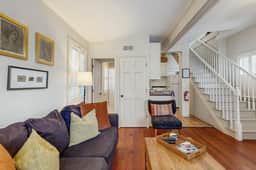 Charming carriage house w/ original hardwoods, W/D & antique bed - 1 dog OK - Image 2