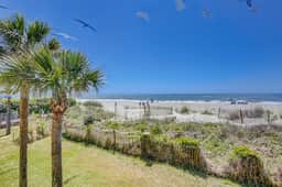 Oceanfront beach condo with WiFi, washer/dryer, pool - snowbirds welcome - Image 3