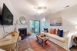 Stylish dog friendly, ground-floor getaway with pool, washer/dryer, & AC - Image 3