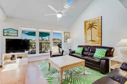Private home w/access to shared pool, tennis, basketball courts & county park - Image 3