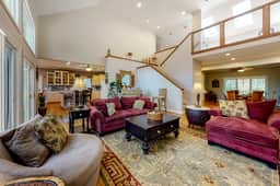 Updated island estate with serene lagoon views & 2 decks - bike to beach - Image 2