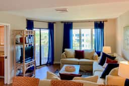 Lovely top floor villa in Wild Dunes with partial ocean views, pool, & W/D - Image 4