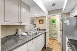Beach villa with full kitchen, ocean/inlet views - short walk to Beach Club - Image 5