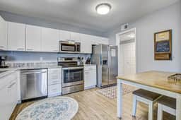 Spacious Dog-Friendly Retreat | Walk to Beach - Image 4