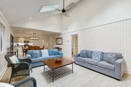 Updated cottage with beautiful views & screened porch - easy walk to beach/ park - Image 4