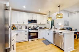 Cozy, Well-Appointed Home Near Top Charleston Destinations w/Firepit - Image 5