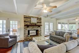Beautiful home on lush lot with boardwalk to marsh, large deck, wifi, central ac - Image 2