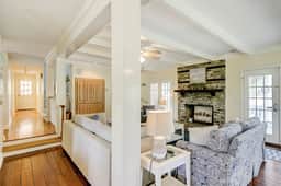 Beautiful home on lush lot with boardwalk to marsh, large deck, wifi, central ac - Image 5
