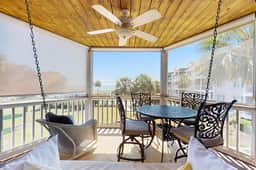 Professionally-decorated villa w/beautiful ocean views and shared pool & grill - Image 3