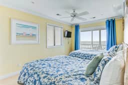 Oceanfront, event-friendly home with multiple decks & WiFi - 2 dogs ok - Image 5